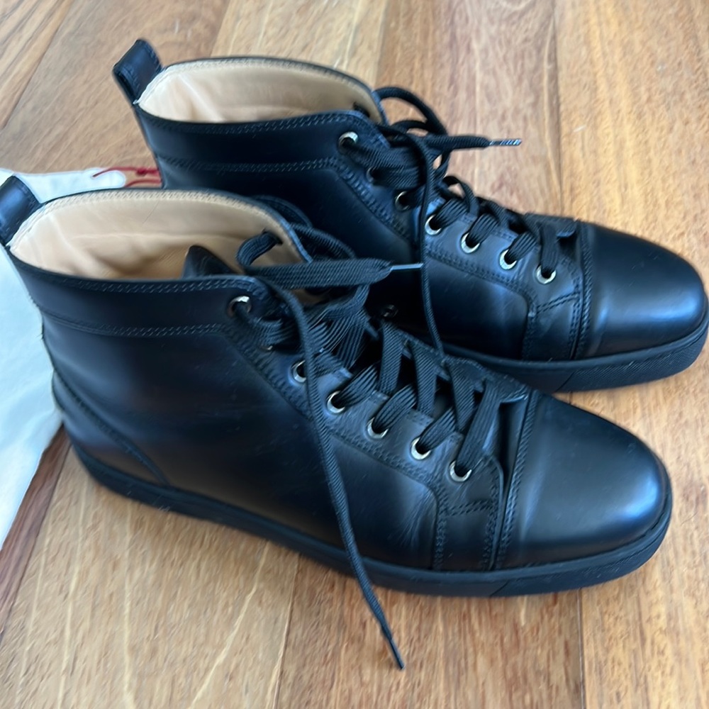 Louis
High-top sneakers -black leather